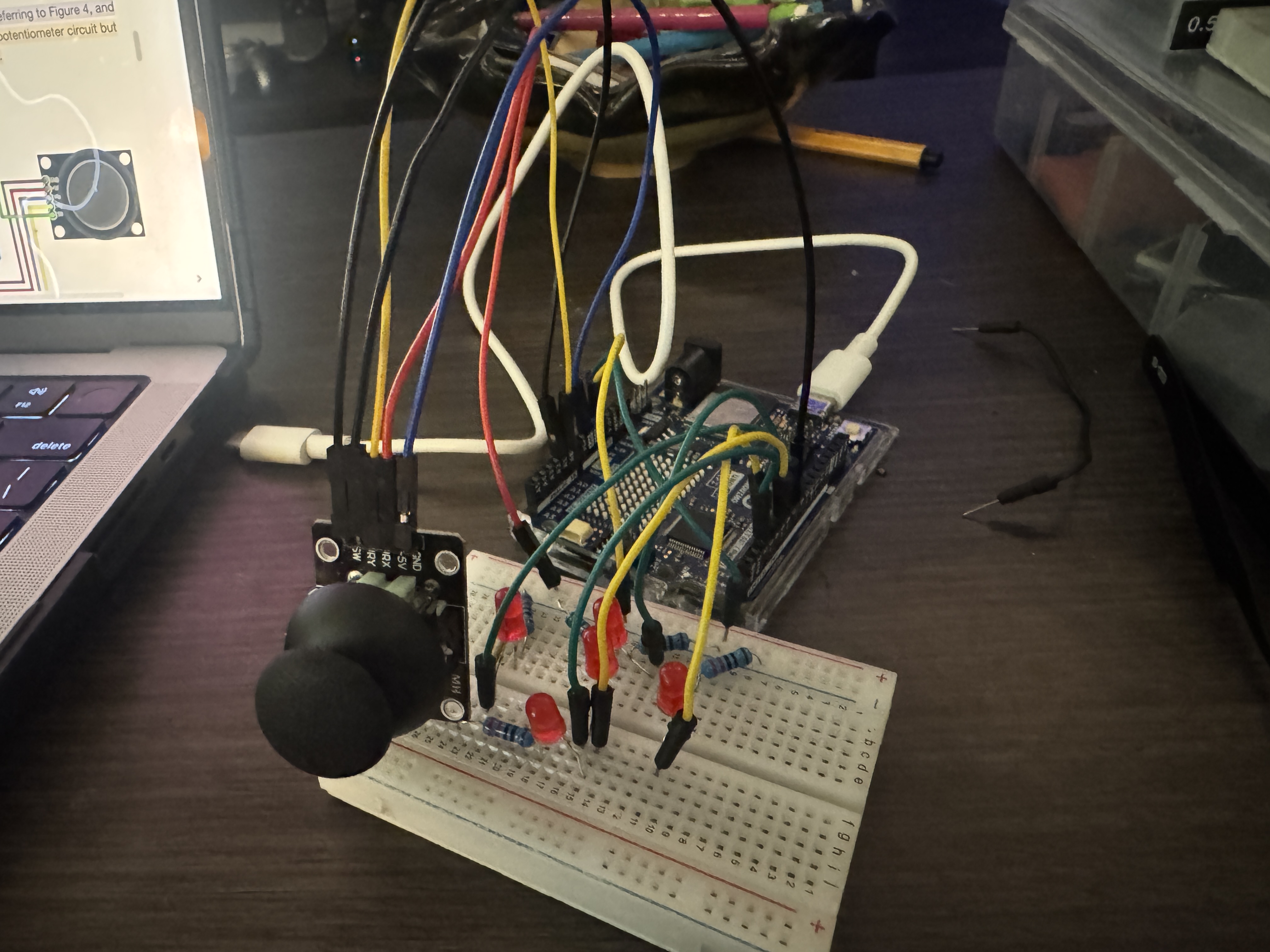 Photo arduino connected to joystick